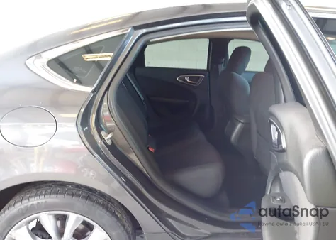 2015 Chrysler 200 Lx z USA, uszkodzony, nr VIN 1C3CCCFB0FN629529